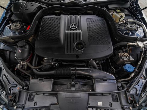 Used 2015 Mercedes-Benz E 250 BlueTEC 4MATIC Sedan image 33