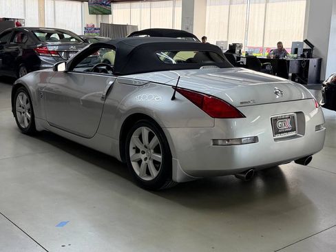 Used 2004 Nissan 350Z Touring RWD image 4