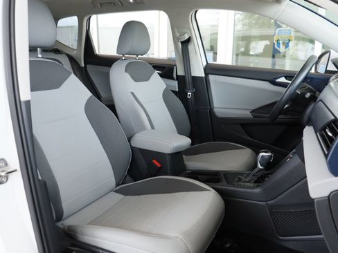 Certified 2022 Volkswagen Taos SE FWD image 22