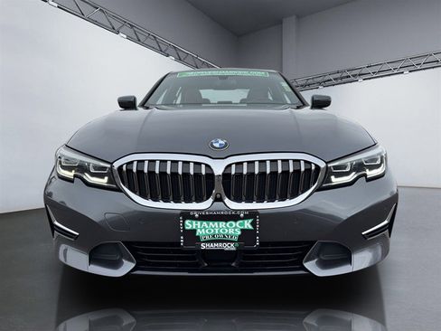 Used 2020 BMW 330i xDrive Sedan w/ Premium Package image 9