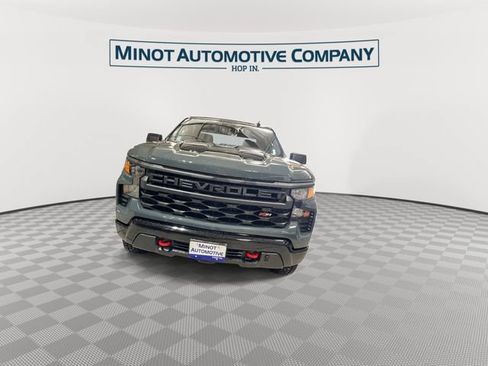Used 2025 Chevrolet Silverado 1500 Custom Trail Boss AWD/4WD image 3