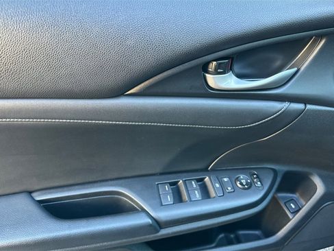 Certified 2019 Honda Insight Touring image 11