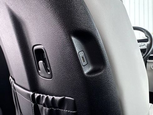 Used 2024 Kia Telluride S FWD image 44