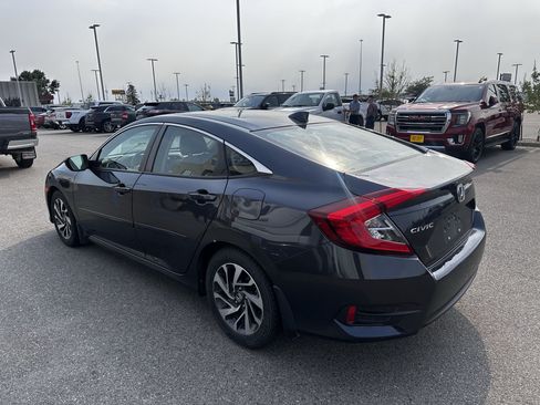 Used 2017 Honda Civic EX image 4