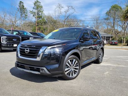 Used 2022 Nissan Pathfinder Platinum w/ Cargo Package