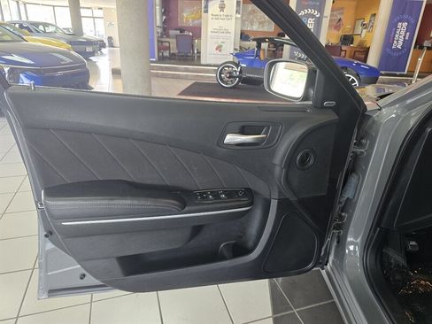 Used 2023 Dodge Charger SXT RWD image 7