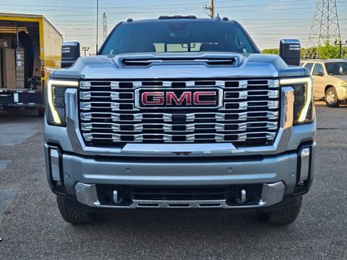 New 2026 GMC Sierra 2500 Denali w/ Denali Reserve Package AWD/4WD image 9