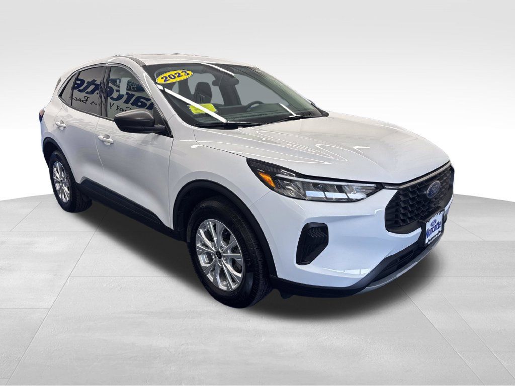Used 2023 Ford Escape Active w/ Tech Pack #1 AWD/4WD image 8