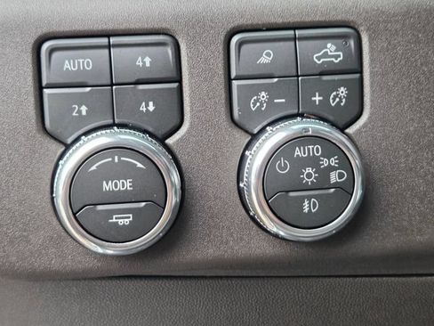 New 2026 GMC Sierra 2500 SLT AWD/4WD image 30