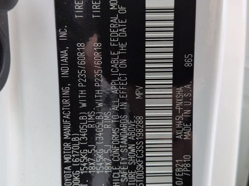 Used 2025 Toyota Sienna XSE w/ XSE Plus Package image 29