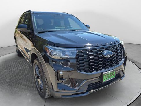 Certified 2025 Ford Explorer ST-Line w/ ST-Line Street Pack AWD/4WD image 4