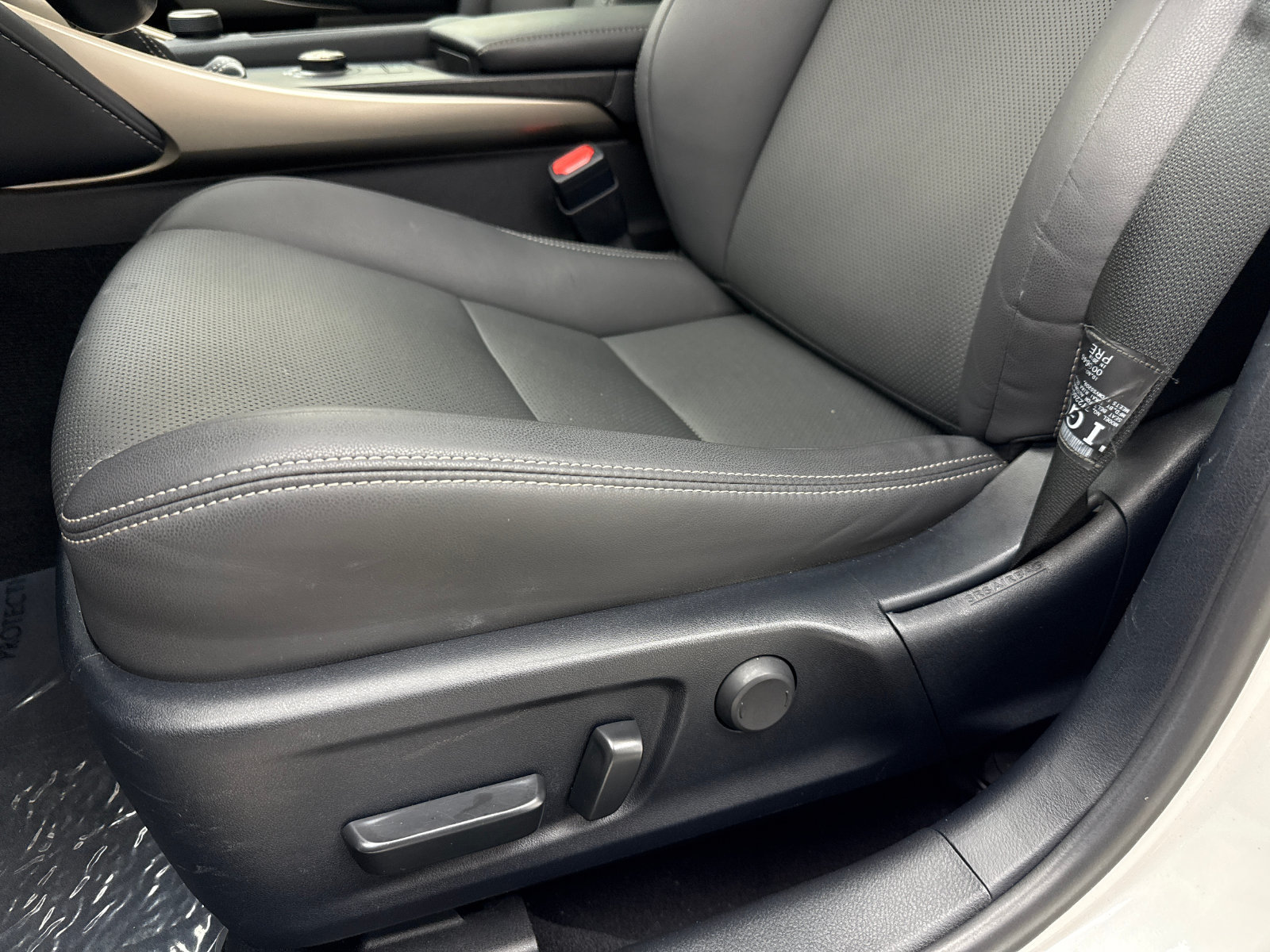 Used 2019 Lexus IS 300 w/ Accessory Package 2 RWD image 33
