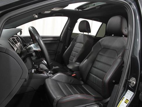 Used 2017 Volkswagen GTI SE image 5