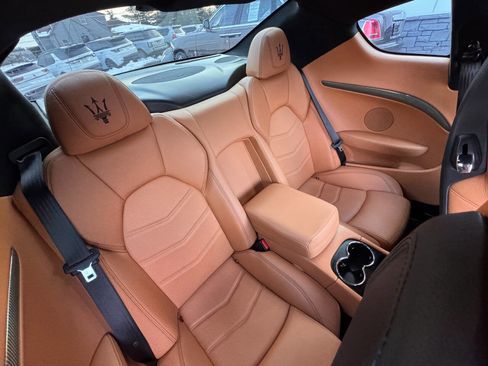Used 2016 Maserati GranTurismo Sport image 20