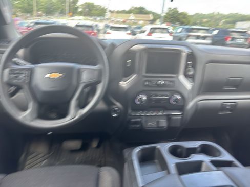 Used 2023 Chevrolet Silverado 1500 Custom AWD/4WD image 9