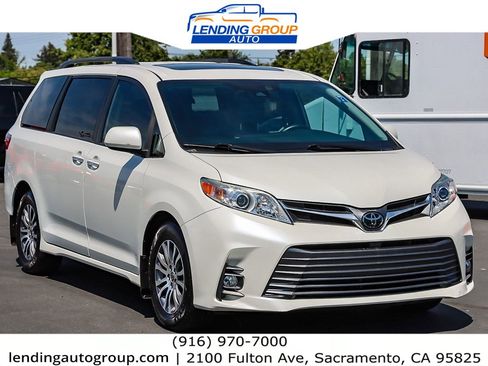 Used 2020 Toyota Sienna XLE Premium image 5