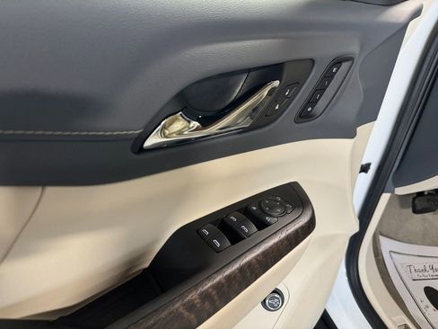 Used 2023 GMC Acadia Denali AWD/4WD image 14