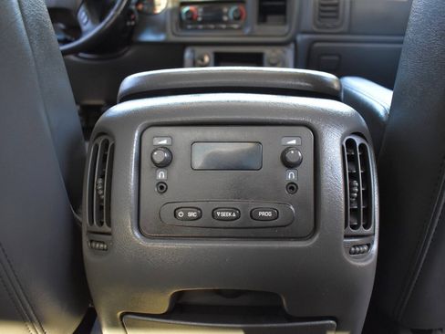 Used 2007 Chevrolet Silverado 2500 LT w/ Heavy-Duty Power Package AWD/4WD image 28