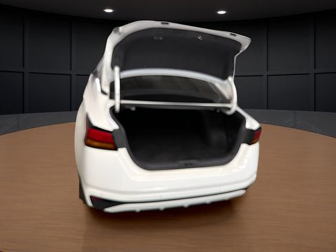 Used 2025 Nissan Altima 2.5 S FWD image 7