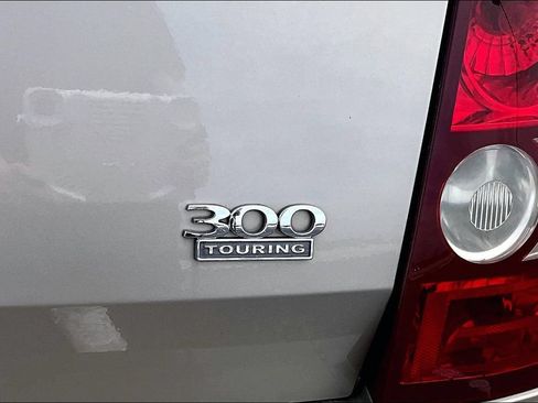 Used 2008 Chrysler 300 Touring RWD image 8