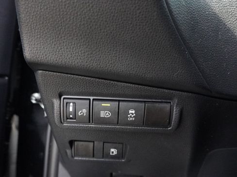 Used 2024 Toyota Corolla Cross AWD Hybrid image 35