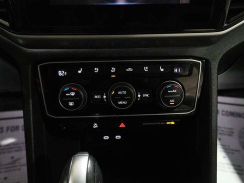 Used 2021 Volkswagen Atlas SEL Premium image 32