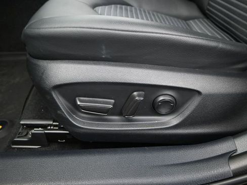 Used 2023 Toyota Camry SE image 13