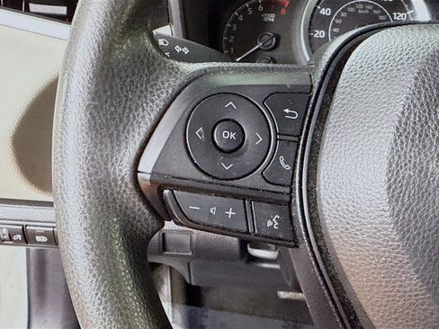 Used 2022 Toyota Corolla LE image 14