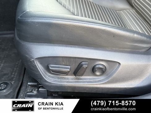 Used 2019 Toyota Camry SE image 10