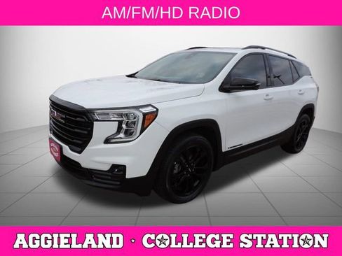 Used 2022 GMC Terrain SLT w/ Elevation Edition image 8