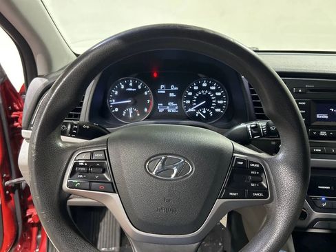 Used 2018 Hyundai Elantra SE image 20