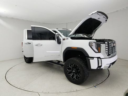 Used 2024 GMC Sierra 2500 Denali w/ Denali Reserve Package AWD/4WD image 21