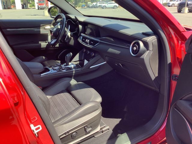 Used 2022 Alfa Romeo Stelvio Quadrifoglio w/ Active Assist Plus Package AWD/4WD image 38