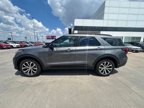 Used 2026 Ford Explorer ST-Line AWD/4WD image 2