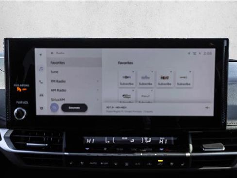 Used 2025 Toyota Sienna Platinum image 16