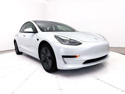 Used 2023 Tesla Model 3 Standard Range RWD image 12