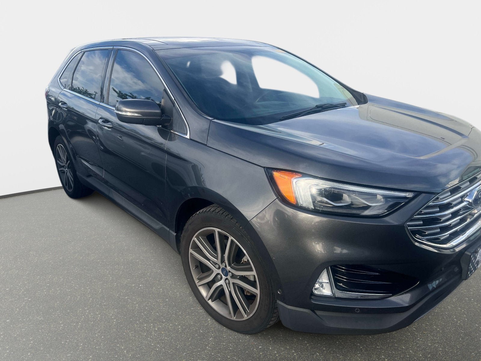 Used 2019 Ford Edge Titanium w/ Equipment Group 301A AWD/4WD image 6
