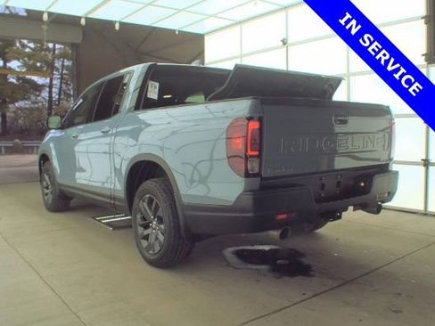 Used 2025 Honda Ridgeline Sport image 7