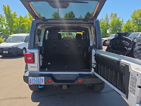 Used 2023 Jeep Wrangler Unlimited Rubicon 4xe AWD/4WD image 12
