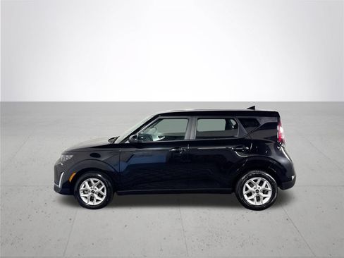 Used 2025 Kia Soul LX w/ LX Technology Package FWD image 9