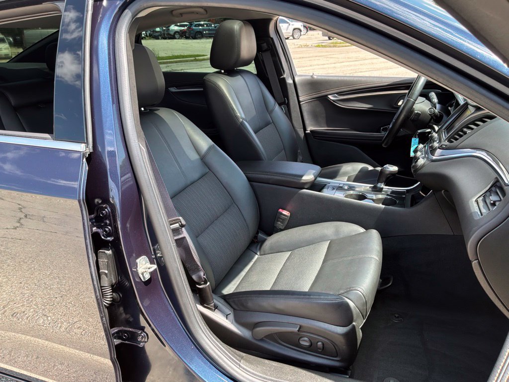 Used 2017 Chevrolet Impala LT w/ Convenience Package FWD image 34