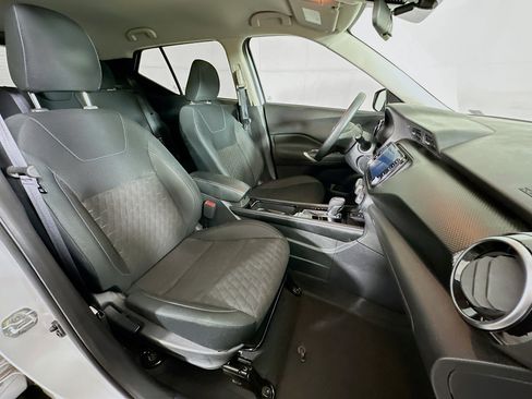 Used 2024 Nissan Kicks SV image 28