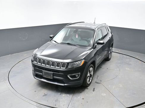 Used 2019 Jeep Compass Limited image 17