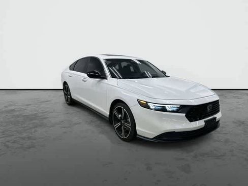 Used 2025 Honda Accord Sport image 6