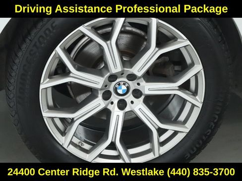Used 2022 BMW X7 xDrive40i w/ Premium Package AWD/4WD image 12