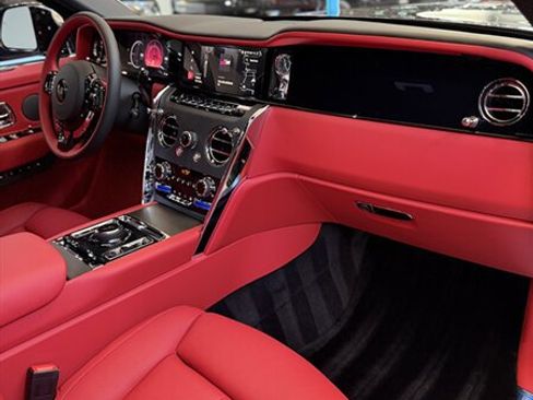 Used 2026 Rolls-Royce Cullinan image 18