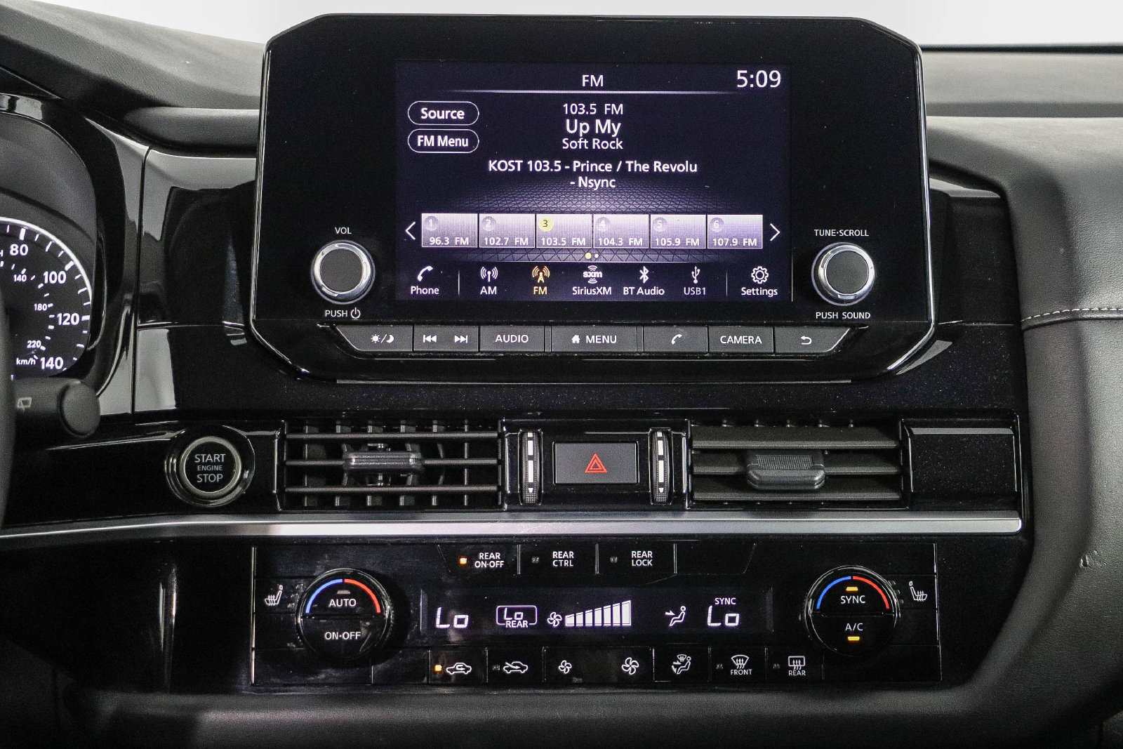 Used 2024 Nissan Pathfinder SV FWD image 14