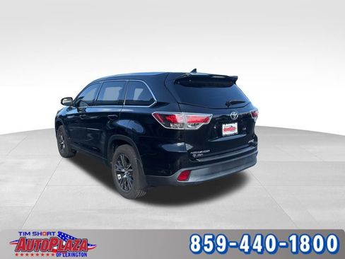 Used 2016 Toyota Highlander XLE AWD/4WD image 3
