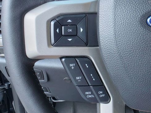 Used 2022 Ford F250 Lariat w/ Black Appearance Package AWD/4WD image 27