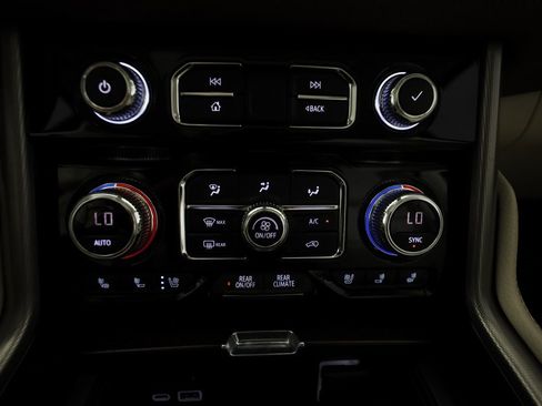 Used 2021 GMC Yukon Denali w/ Denali Premium Package image 29